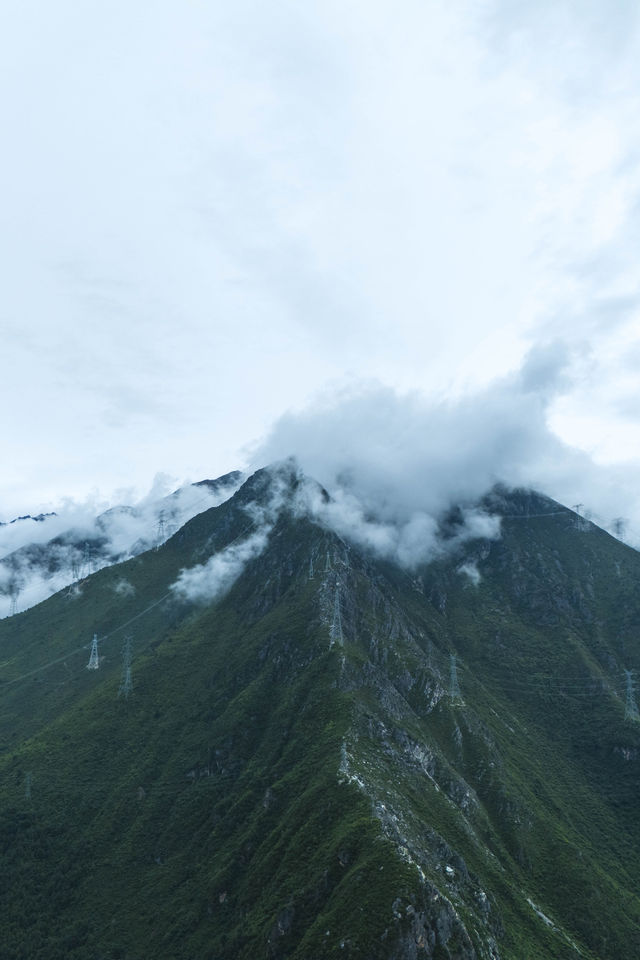 康定嘅河,係穿城而過嘅溫柔——鏡頭裡嘅溜溜城水色 康定嘅河,係穿城而過嘅溫柔——鏡頭裡嘅溜溜城水色
