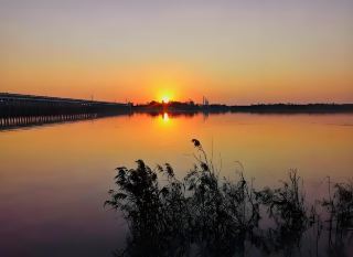 "Golden Autumn Secret! Unlock a 2-Day Weishan Lake Getaway in Jining for Just 800 RMB per Person