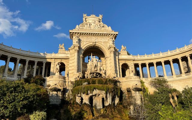 馬賽之傲:山海交織的卡朗格 馬賽之傲:山海交織的卡朗格