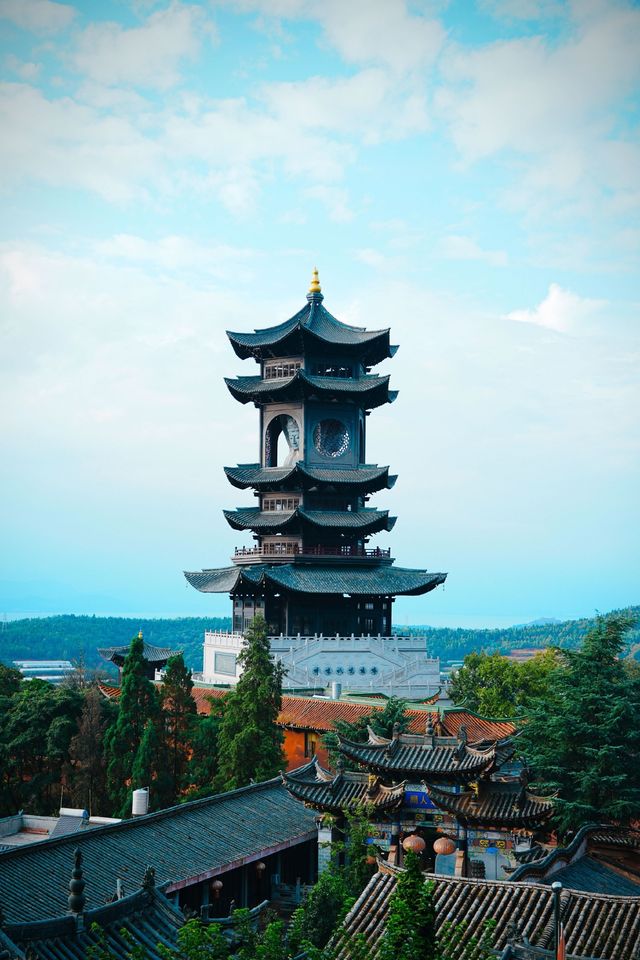 昆明盤龍寺|漫步秋日古寺,邂逅一場禪意慢時光 昆明盤龍寺|漫步秋日古寺,邂逅一場禪意慢時光