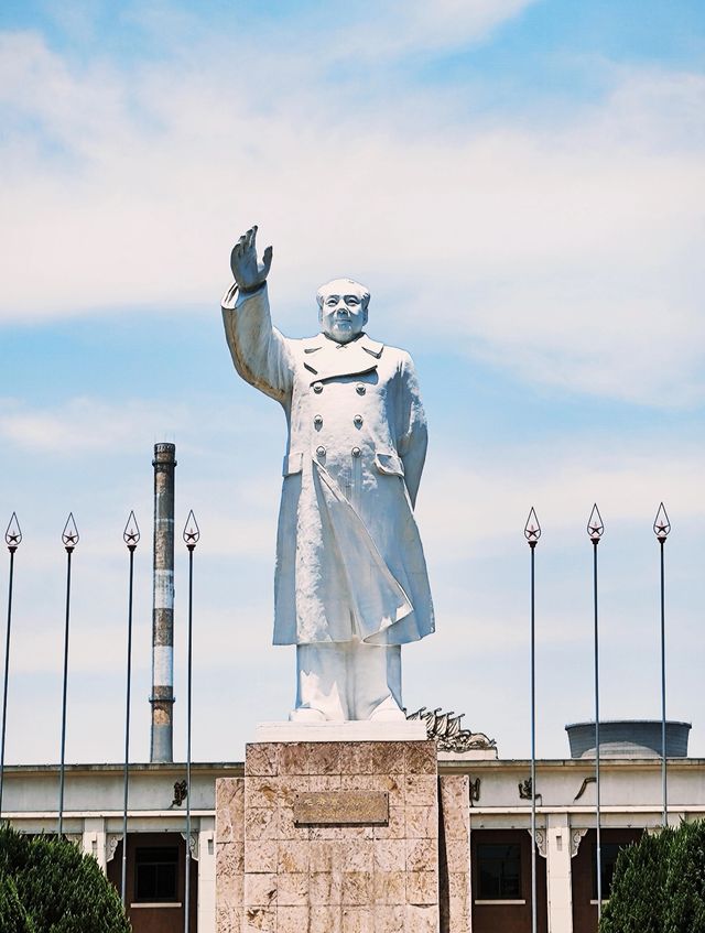 住在古都漫步酒店，解鎖硬核工業風Citywalk！誰說洛陽只有漢服和龍門！這次住在超有設計感的