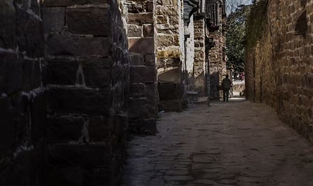 藏在太行山裡的「川西寨子」!600年石頭迷宮村,紅葉+古建 藏在太行山裡的「川西寨子」!600年石頭迷宮村,紅葉+古建