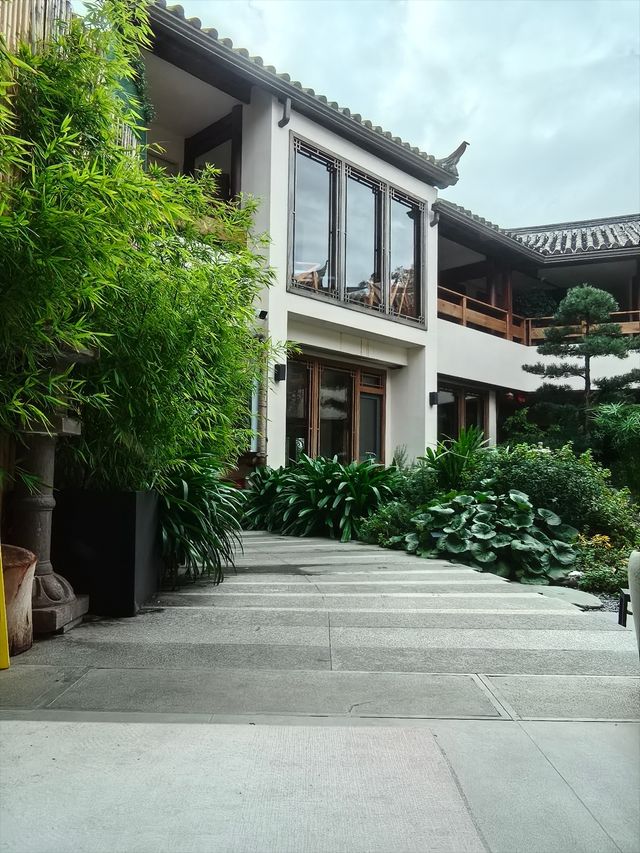 麗江又下雪了，冬日裡的樸致更溫暖。