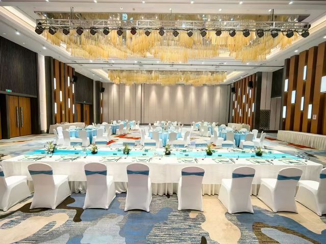 在長興開元名都,睡雲端客房、泡奢華泳池,宴請排面直接拉滿 在長興開元名都,睡雲端客房、泡奢華泳池,宴請排面直接拉滿