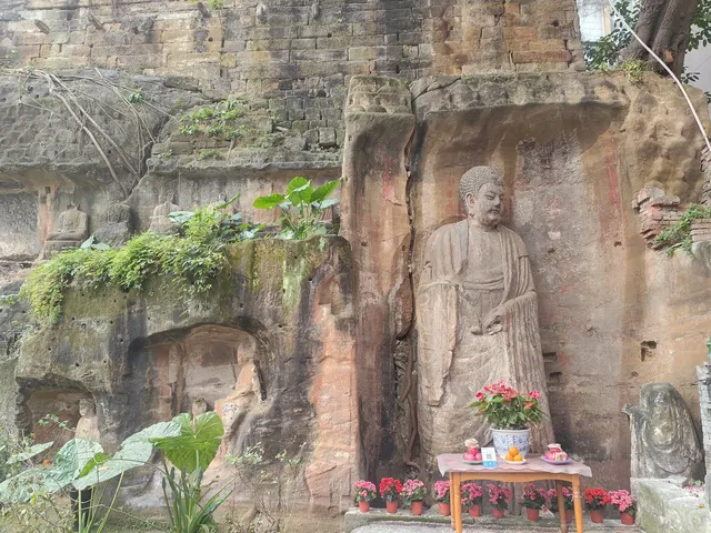 居民樓下的唐代千手觀音 居民樓下的唐代千手觀音