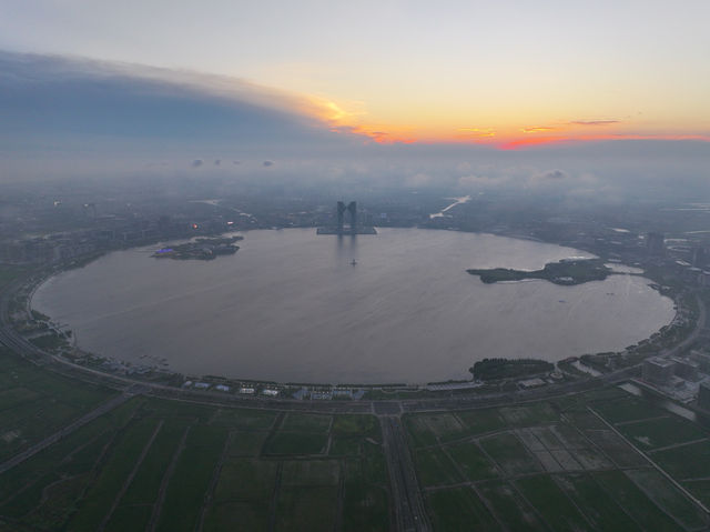 魔都落日秘境滴水湖懸日最佳打卡機位大公開! 魔都落日秘境滴水湖懸日最佳打卡機位大公開!