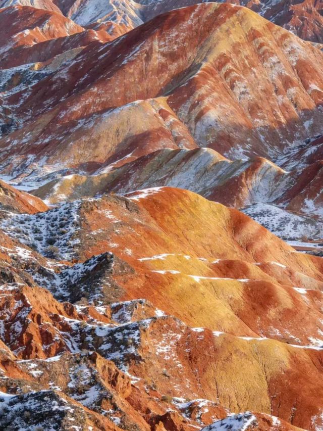 冬遊敦煌:雪落丹霞,千年窟靜待人 冬遊敦煌:雪落丹霞,千年窟靜待人