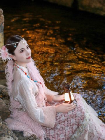 Living in a century-old courtyard in Lijiang Old Town: My Slow-Paced Life in the Clouds