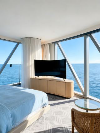 Crowne Plaza Sydney: A six-star luxury landmark atop the harbor