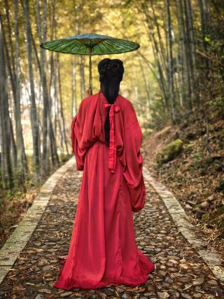 พักในโรงแรมสไตล์จีนดั้งเดิมและเดินเล่นไปตามเส้นทางโบราณ – เป็นการผสมผสานที่ลงตัวระหว่างการเดินป่าและการถ่ายภาพ!