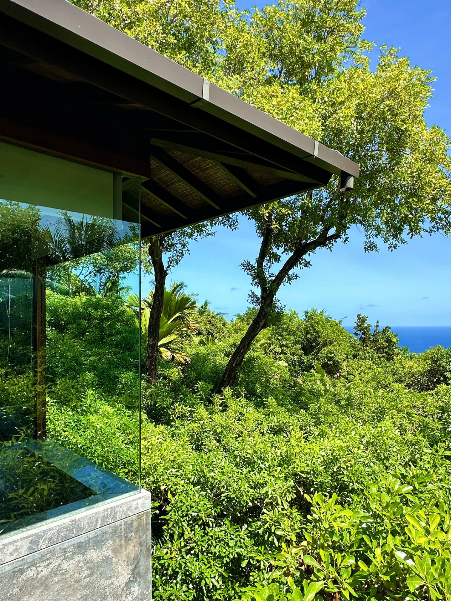 Ngủ giữa khung cảnh thiên nhiên tuyệt đẹp: Khách sạn Four Seasons Seychelles là giấc mơ nghỉ dưỡng hoàn hảo.