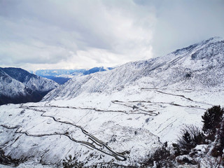 The 72 bends of the Devil’s Nujiang River, the steep Nujiang Grand Canyon