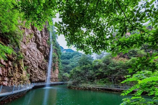 北京湖洞水遊玩攻略 湖洞水坐落於平谷區黃松峪鄉,是一處小眾原生態2A峽谷景區,因谷中有湖、山中有