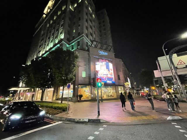 Bugis street night life