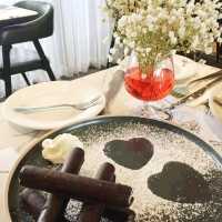 LOVELY PLACE AT OMERTA BISTRO + LOUNGE
