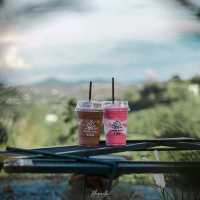 คาเฟ่สไตล์แคมป์ปิ้ง วิวภูเขา แบบ 360 องศา