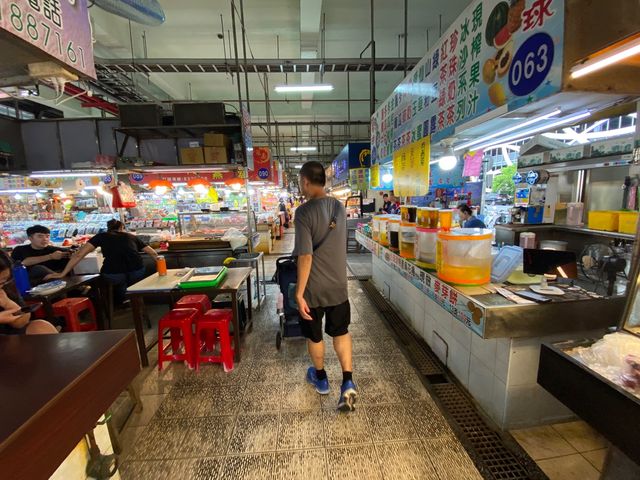 東港華僑市場必吃的黑鮪魚