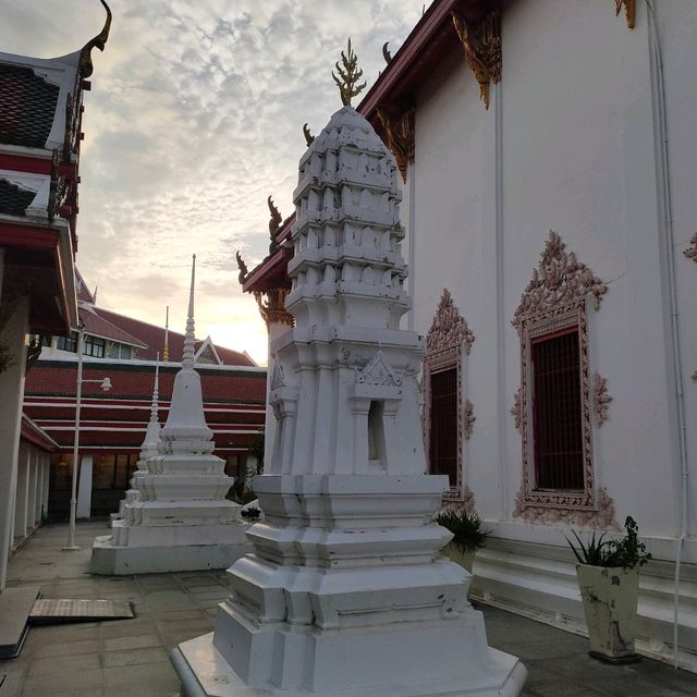 วัดปทุมคงคาราชวรวิหาร สัมพันธวงศ์