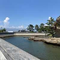 淡路島！郷土記念物絵島（えしま）岩屋にあるパワースポット！海が綺麗！明石大橋を背に絶景ポイントでもある