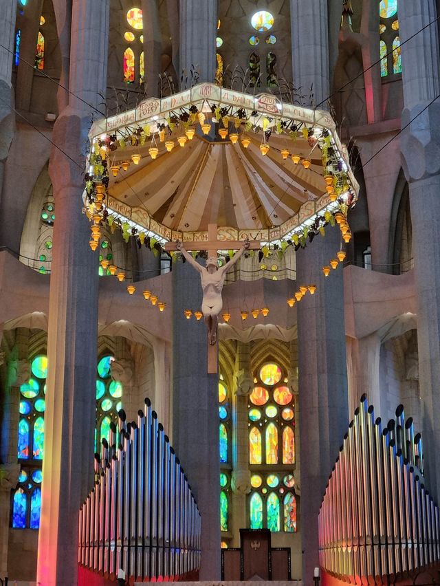 현존하는 성당 중 가장 아름다운 예술 작품, 사그리다 파밀리아