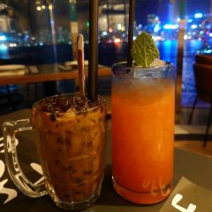 Greyhound Café Galleria (K11 Musea) User Photo