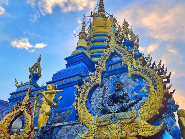 วัดร่องเสือเต้น Blue Temple 🙏🏻