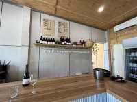 墨爾本酒莊野餐啦Waratah Hills Vineyard～😍不一樣的體驗😙酒莊，logo設計靈感來自於原住民