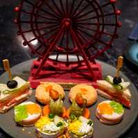 หลบฝนไปนั่งจิบชาฟิลผู้ดีอังกฤษที่ Rendezvous Lounge จ้า