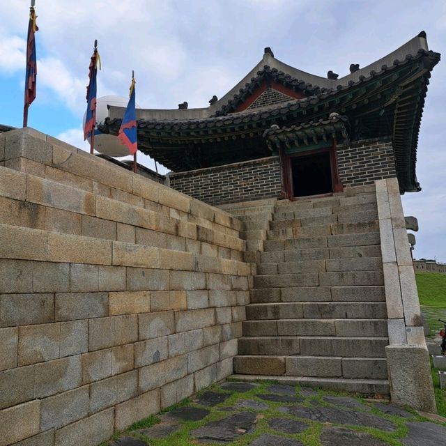 韓國世界文化遺產-水原華城☺️欣賞宏偉建築📸
