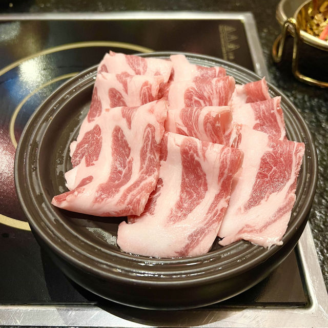 優雅宮廷風火鍋店