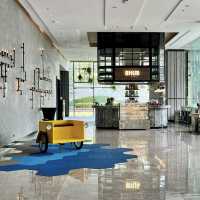 เดินทางสะดวก พักที่ Holiday Inn & Suites Sriracha