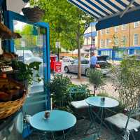 PRETTY LITTLE BLUE CAFÉ IN LONDON!