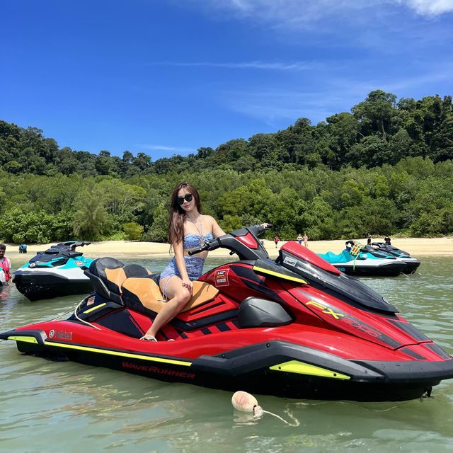 Explore Langkawi with a jetski ☀️