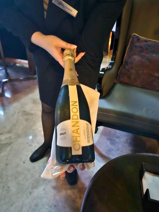 高空聽歌飲野傾計一樂也