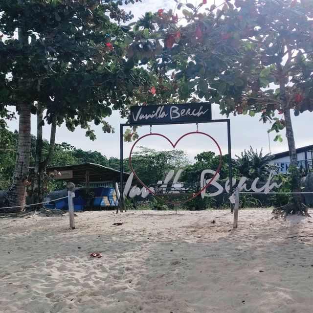 Vanilla beach El Nido, Philippines