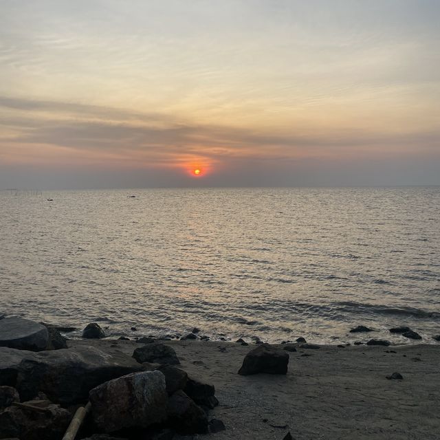 จุดชมวิวลับๆหาดบนเขาสามมุข 🏞️🌅