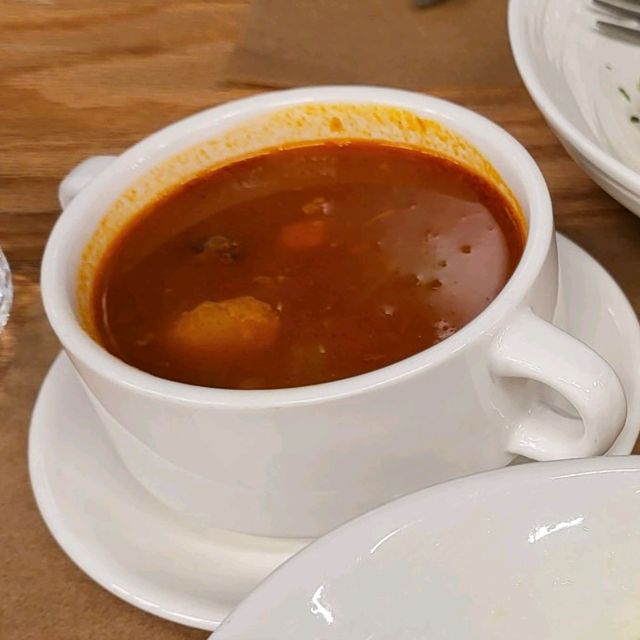 神秘小巷中的西餐廳
