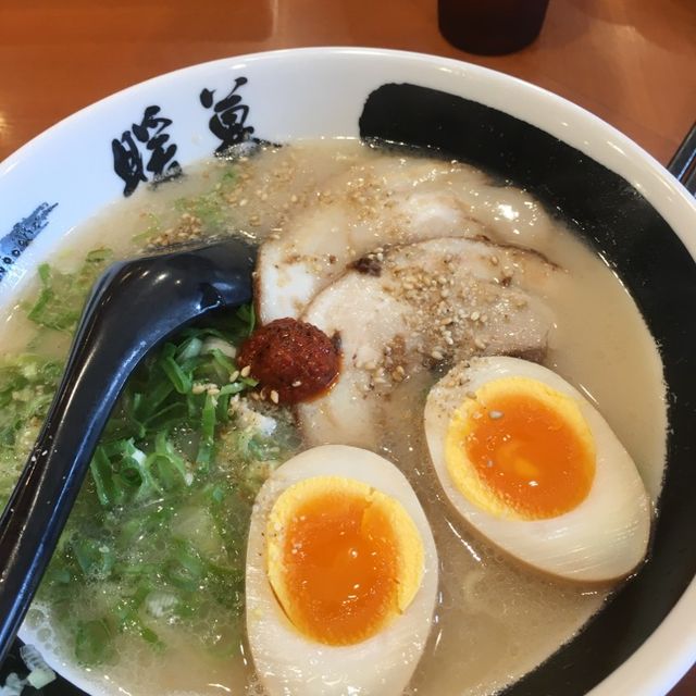 沖繩暖暮拉麵，豚骨拉麵與煎餃的絕妙搭配