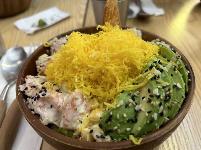 Poke Go for a fresh, healthy, and tasty pokebowl! 