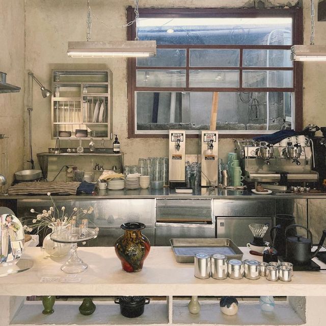「釜山市中心的pot.of.cafe：舒適環境，口味多樣的咖啡」