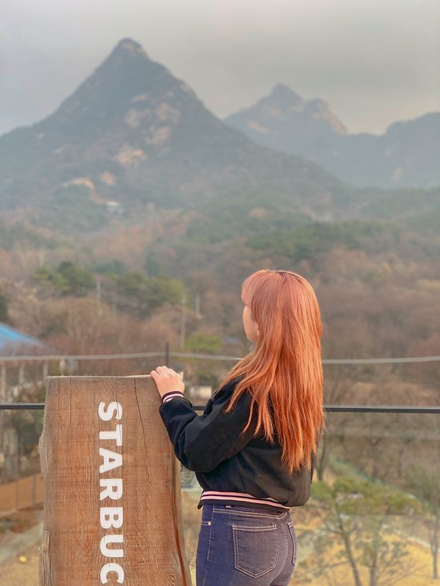 북한산을 한 눈에 담을 수 있는 스타벅스가 있다!?👀