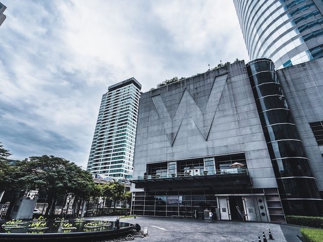 曼谷W酒店：豪華舒適，價格較高