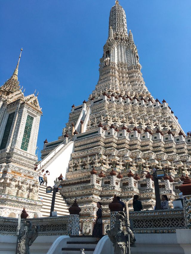 ［泰國/曼谷］鄭王廟🇹🇭｜現在泰國當紅的旅遊景點