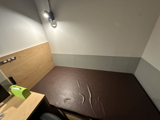 福岡・小倉。24時間カレー・うどん。キャビンタイプの宿泊施設『リリーフ小倉ANNEX Book & Stay』