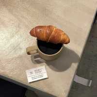 Ourlog Coffee：美味可頌、芝士蛋糕和濃鬱咖啡，讓你找到一絲安寧