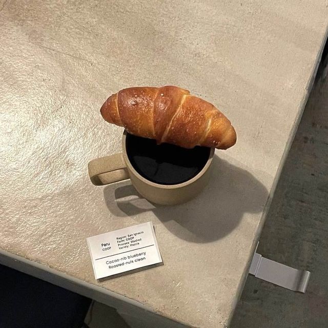 Ourlog Coffee：美味可頌、芝士蛋糕和濃鬱咖啡，讓你找到一絲安寧