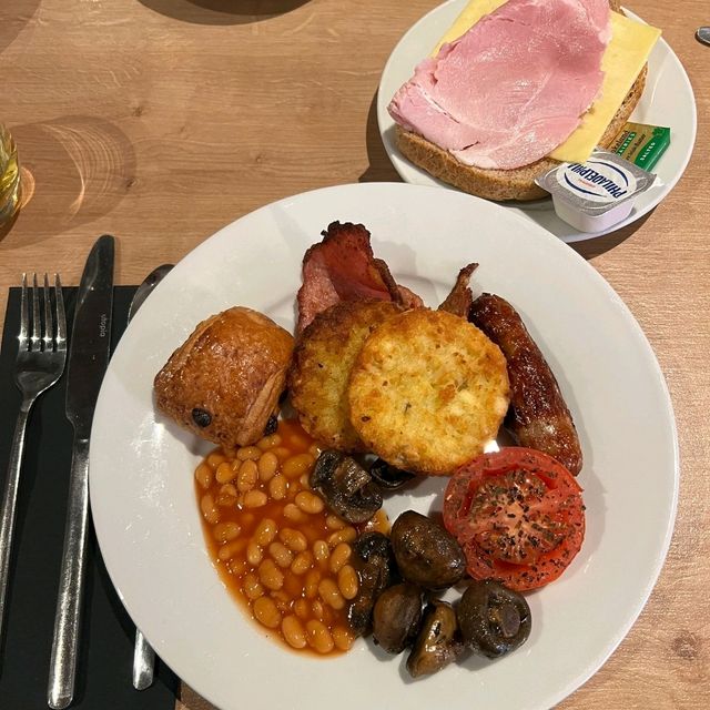 ❣️🌸 Breakfast at Holiday Inn Oxford 