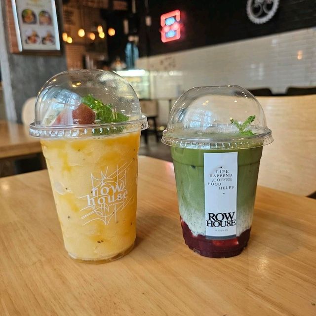 จิบกาแฟ @ RowHou8e Cafe 