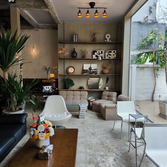 Fringe Cafe and Restaurant 