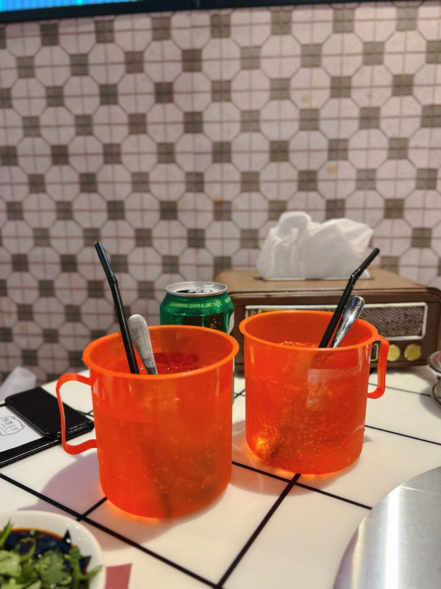 「香港情懷特色雞煲火鍋店，回味無窮！」